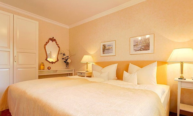Aschach Apartment | Suite mit sep. Wohnraum, Balkon oder Terrasse, Bad-oder DU/WC, Haupthaus