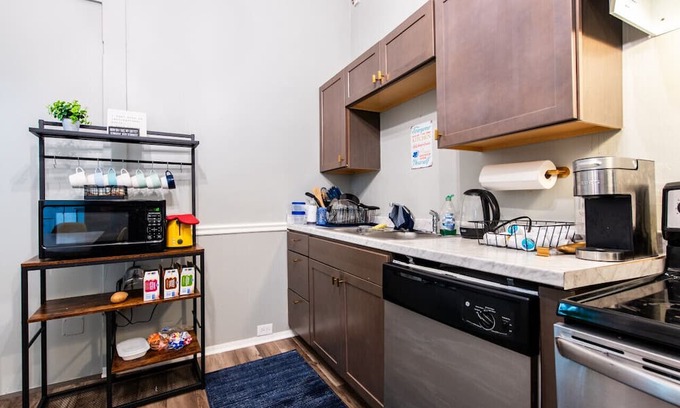 Smoketown Jackson Apartment | Suite near downtown Louisville, KY · Suite X