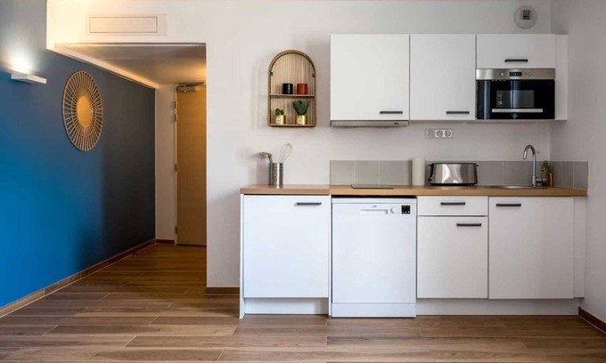 Vanves Apartment | Suite Raphaël #4- Rooftop & Air Conditioning