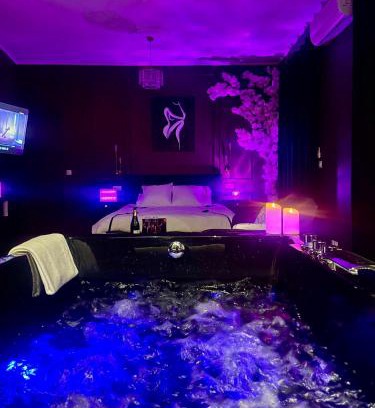 Roanne Apartment | Suite romantique avec Balneo et jeux coquins