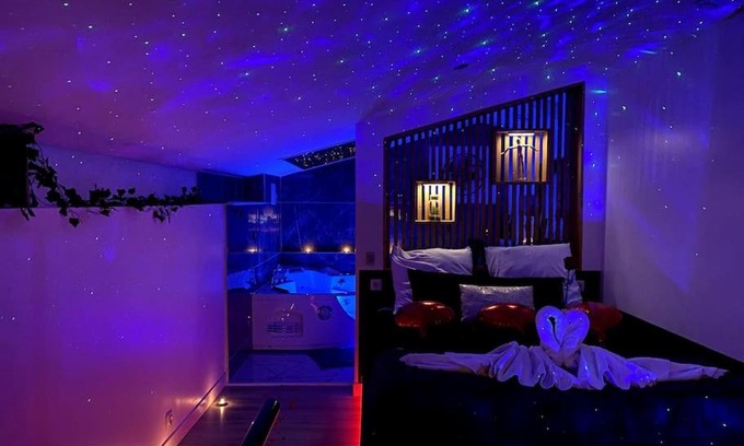 Echirolles Apartment | Suite romantique Spa Balnéothérapie