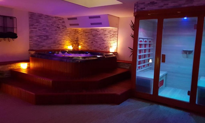 Clisson Apartment | Suite room jacuzzi sauna privatif illimité Clisson