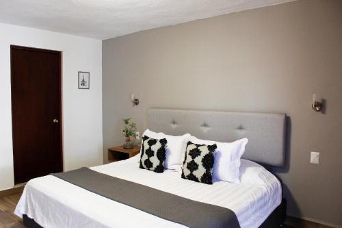 Leon House | Suites ciento 37