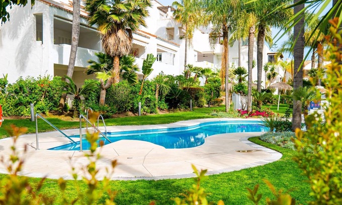 Marbella Cottage | Suitur exclusive Chalet swimming pool beach wifi
