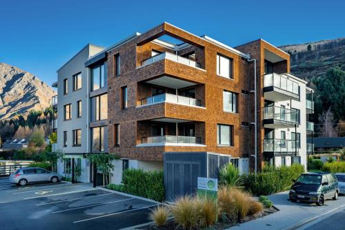 Arthur's Point Apartment | Suki Apartment at the base of Coronet Peak
