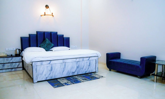 Varanasi Apartment | Sukoon Stay - Spacious 3-bedroom apartment with WiFi, AC in Spiritual Varanasi