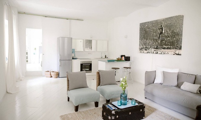 Poertschach am Woerthersee Apartment | Summer apartment on Lake Wörthersee with terrace & private lake access