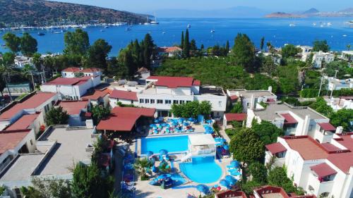 Bitez Apartment | Summer Garden Suites Beach Hotel