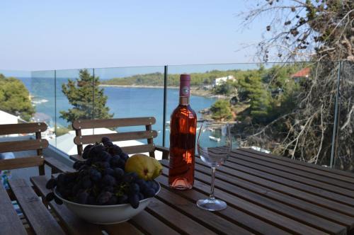 Cove Basina (Jelsa) Apartment | Summer House Krištof