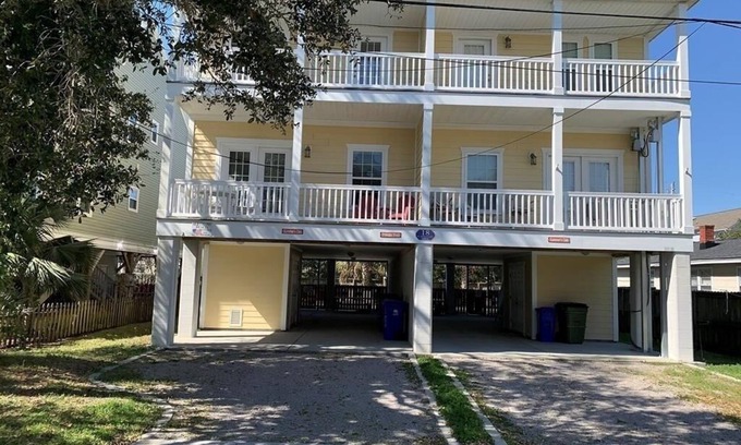 Surfside Beach House | Summer's Den