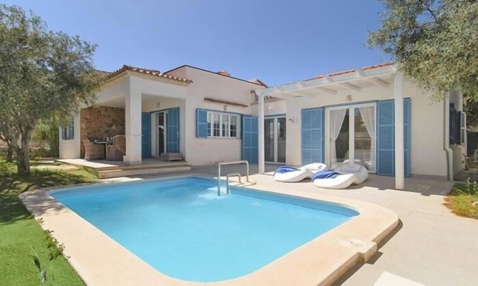 Cala Llombards Villa | Sun and Sea House. House with pool for 6 people.