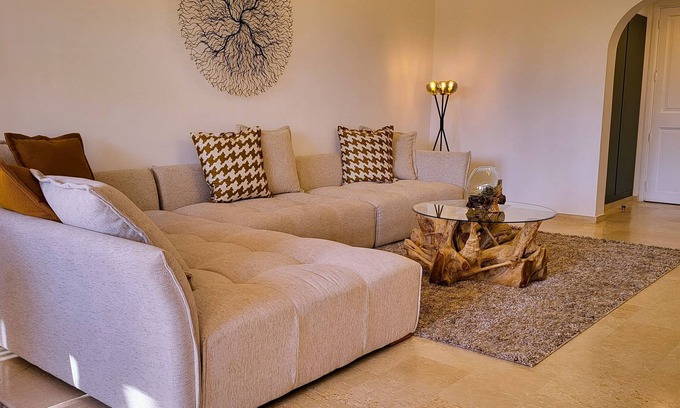 Hivernage Apartment | SUN apartment in Marrakech with garden and pool access