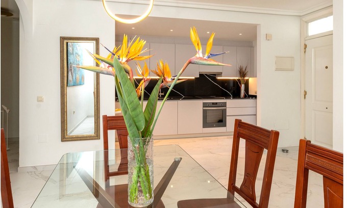 Nueva Andalucia House | Sun Drenched Beautiful Home from Home Luxury