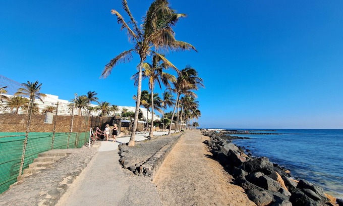 Costa Teguise Apartment | Sun Facing Poolside Apartment in Costa Teguise, Lanzarote - Near Beach & Town