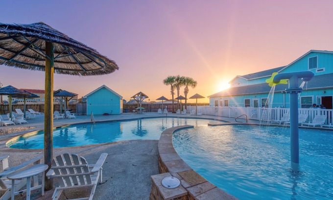 Corpus Christi House | Sun & Fun Condo: Pool, Playground, Room for All!