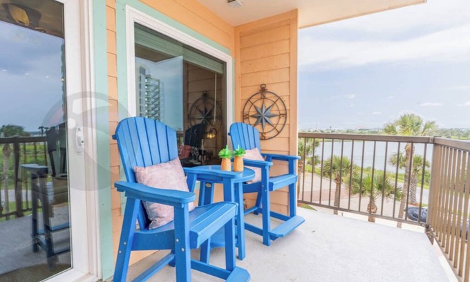 Galveston Condo | Sun Kissed at the Maravilla