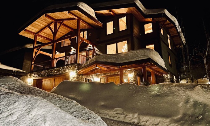 Sun Peaks Ski Chalet | Sun Peaks Ski In Ski Out Luxury Chalet