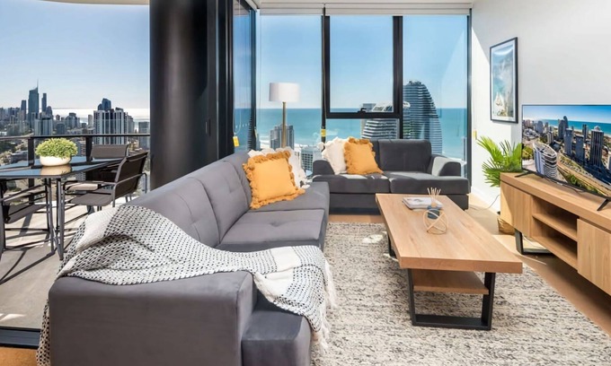 Broadbeach Apartment | Sun Surf The City. Dining and Entertainment short walk away