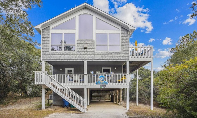 Duck House | Sundance - Enjoy this 4 BR oceanside home only a short walk to the beach!