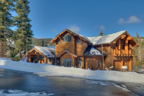 Olympic Valley House | Sundance Lodge -Mountain Home w Views of Palisades - Ski Shuttle, Pets okay!