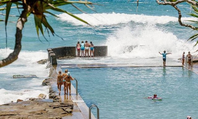 Yamba Apartment | Sundowner Motel brings refined mid-century charm to Yamba’s seaside village.
