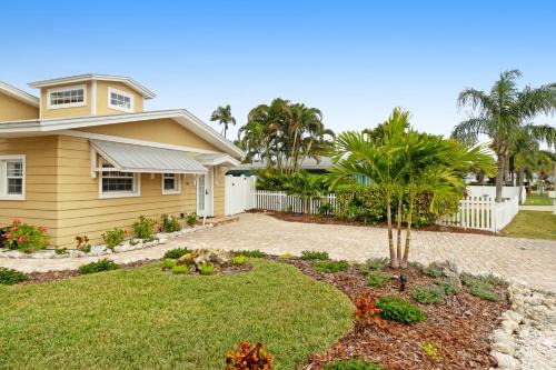 Holmes Beach House | Sunfish 104