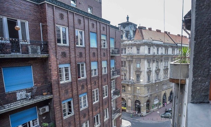 Erzsebetvaros Apartment | ❤️ SUNLIT APT, 2 sep Bedrs near Synagogue, AC+WIFI