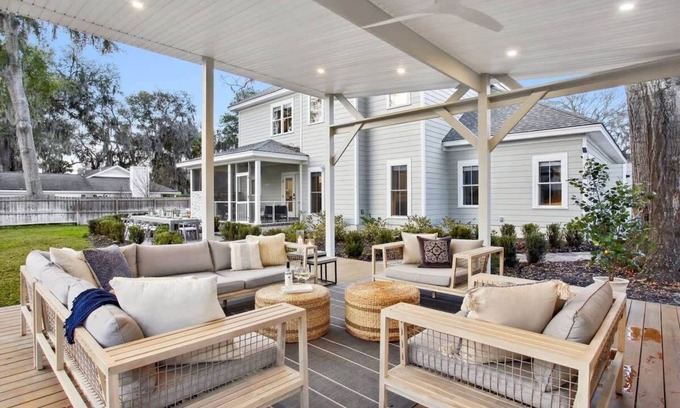 Whitemarsh Island House | Sunlit Savannah Retreat | Hot Tub