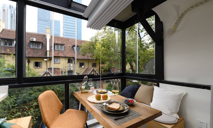Jing'an House | Sunny 1 Bdrm Apt W/ large Balcony facing Jing'An Kerry Center. Mins walk to Sbwy