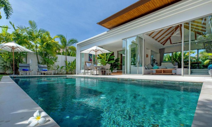 Choeng Thale Villa | Sunny 3BR Villa with Private Pool at Bangtao Beach