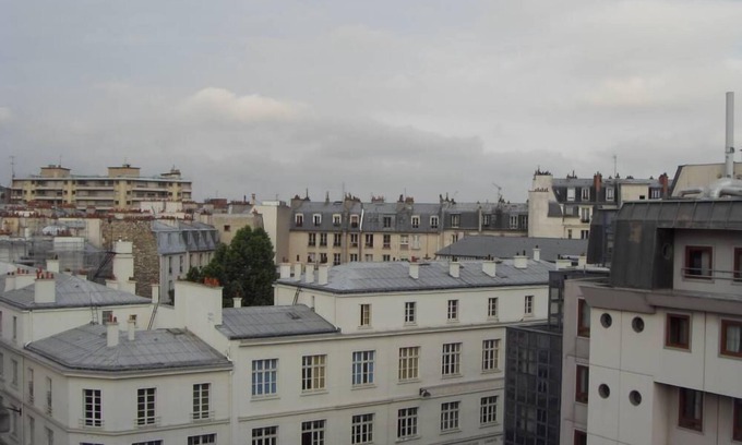 Quartier de la Roquette Apartment | sunny and convenient home in Paris