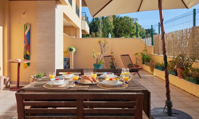 Carcavelos Apartment | Sunny apartament at Carcavelos Beach, by TimeCooler