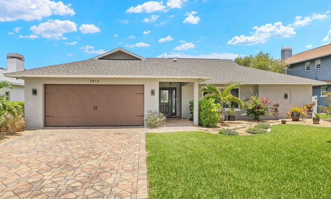 Caloosahatchee House | Sunny Cape Coral Pool Home
