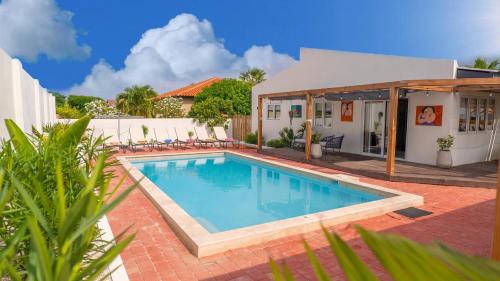 Oranjestad-West Villa | Sunny Eagle Beach Villa - 3 min. from beach