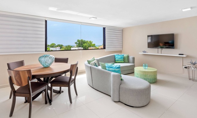 Punta Las Marias Apartment | Sunny Flat | Modern and bright suite apartment with beautiful views of San Juan