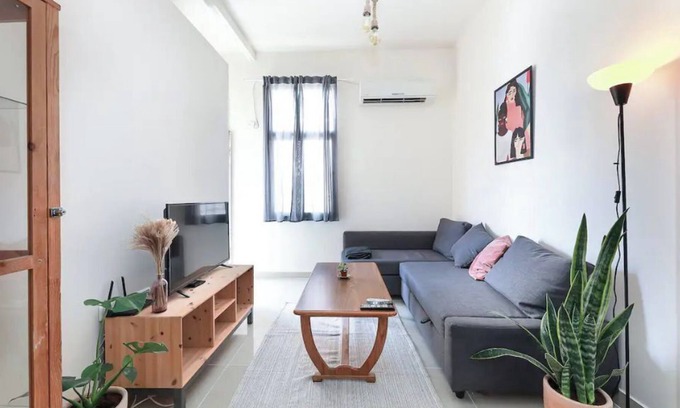Tel Aviv Apartment | Sunny Levinsky Apt w/ Balcony