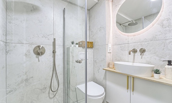 Vilnius Apartment | Sunny loft 2 with WiFi/AC/Parking