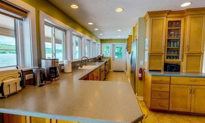 Penn Yan House | Sunny Maple at Keuka Made