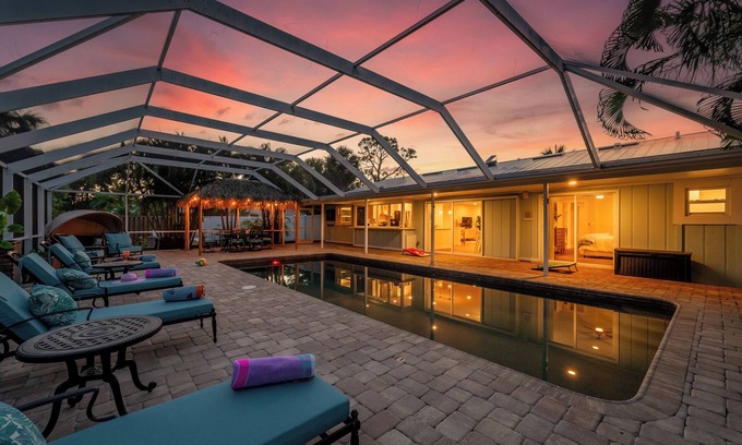 Catalina Isles House | Sunny Pool Oasis Offering Privacy & Pickle ball