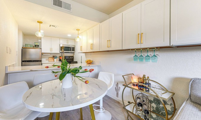 Winfield Place Condo | Sunny Scottsdale Condo w/2 Year-Round Pools!