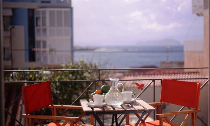Halepa Apartment | Sunny, sea-view apartment in Chalepa