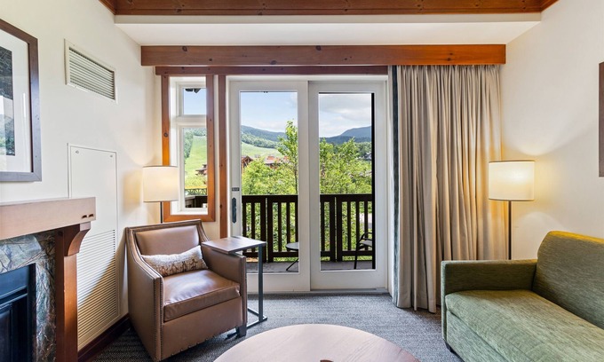 Stowe Area Apartment | Sunny Spruce Studio in the Lodge at Spruce Peak
