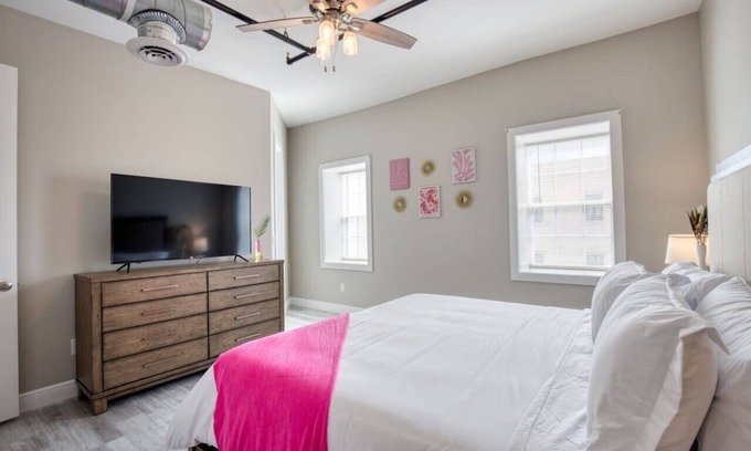 Biloxi Apartment | Sunny State of Mind In Downtown Biloxi