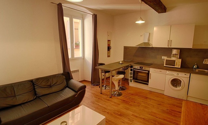 Ajaccio Apartment | Sunny Studio in the Heart of Ajaccio – Walk to Beach and Market, Ideal for City Exploration