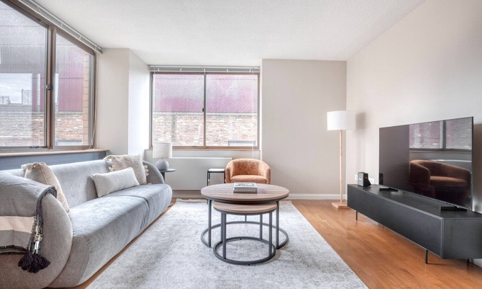 Upper West Side Apartment | Sunny UWS 1BR w/Gym, Doorman & Elevator, nr Central Park, by Blueground