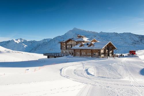 Valfurva Hotel | Sunny Valley Mountain Lodge