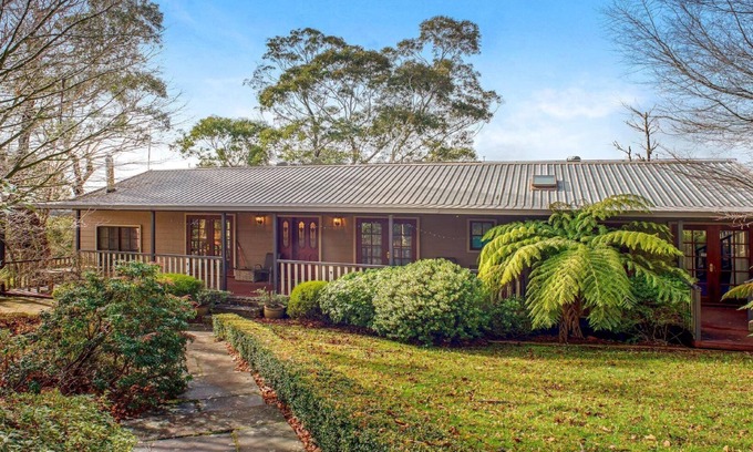 Wentworth Falls House | Sunnyside Hous At The End Of A Quiet Cul De Sac