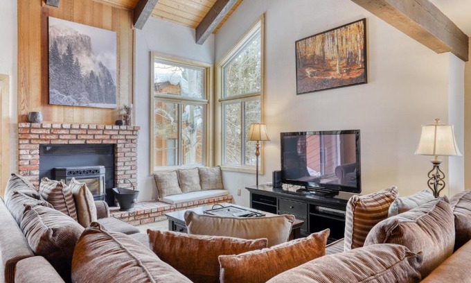 Mammoth Lakes Apartment | Sunrise 19