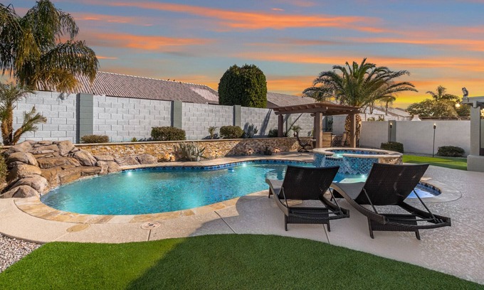 Gold Canyon House | Sunrise Oasis in the Desert
