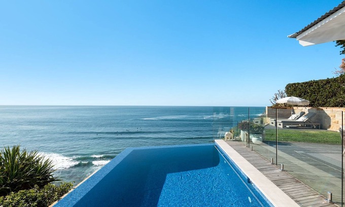 Newport House | Sunrise, oceanfront Newport Beach by TCC